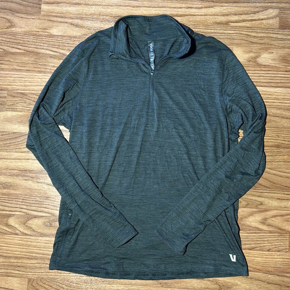 Vuori Men’s Ease Performance 1/2 Zip Size Large Heathered Grey Sweater Comfort